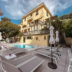 https://hotel-villa-anita.hotelitalianriviera.com