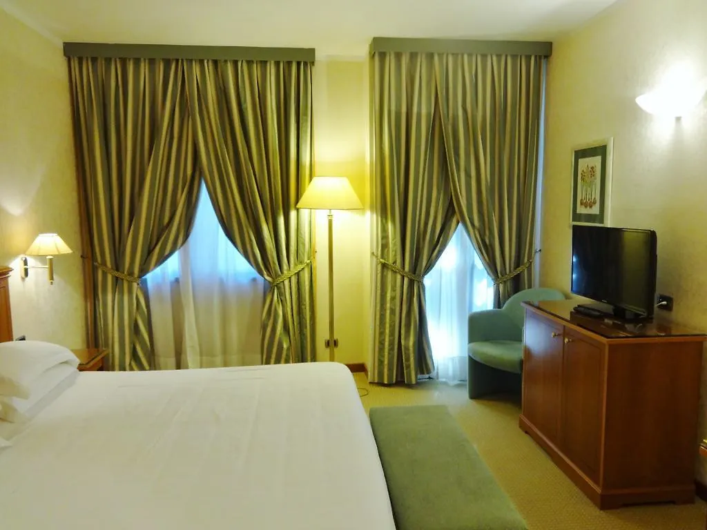 Hotel Excelsior Magenta