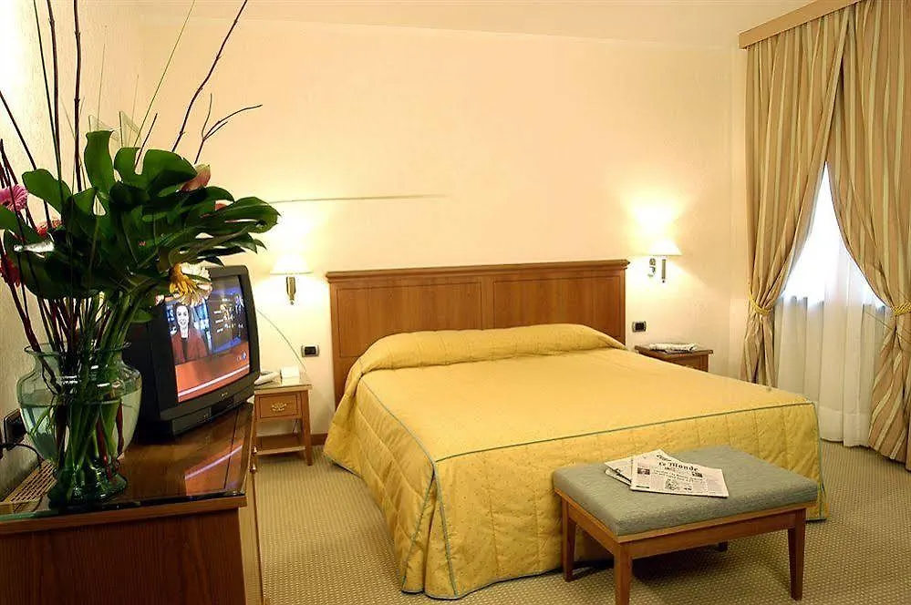 Hotel Excelsior Magenta