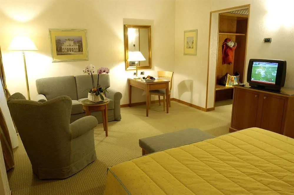 Hotel Excelsior Magenta