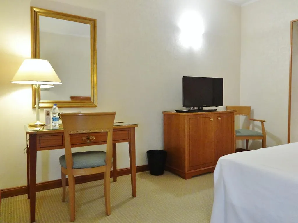 Hotel Excelsior Magenta